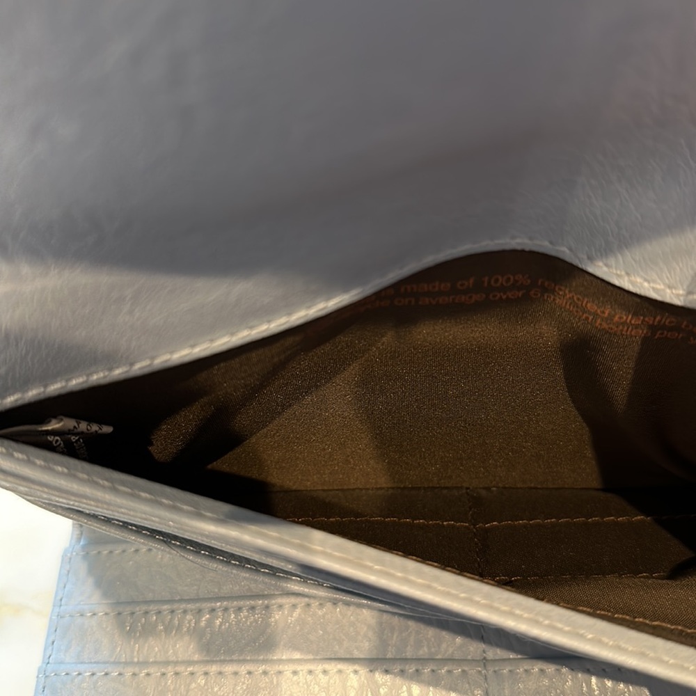 Matt and Nat ilda Wallet,  dusk - Picture 8 of 8